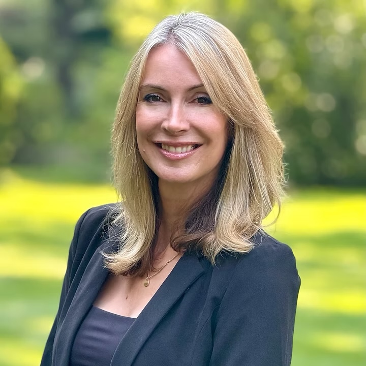 Headshot of Laura Cocat